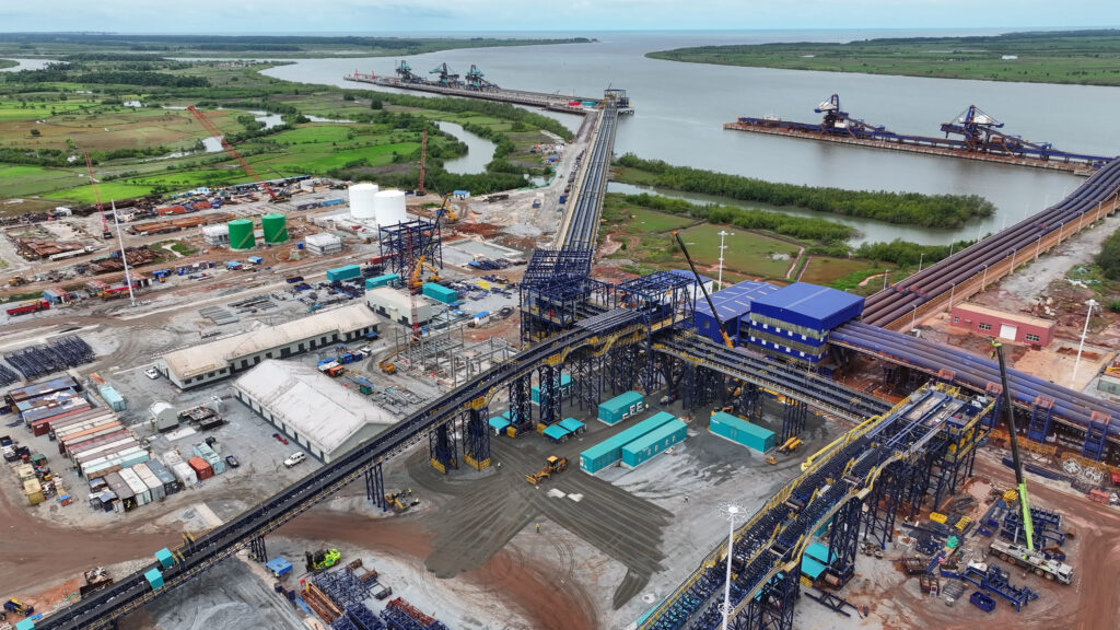 Projet Simandou : SimFer ouvre son port aux opérations minières
